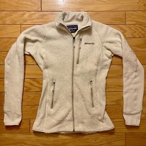 Patagonia Zip Up in White